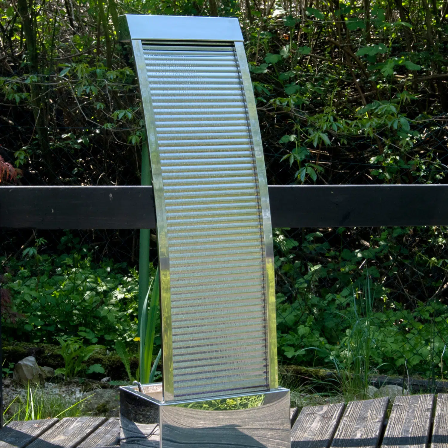 Elegant Vandvæg Alino 110 cm med LED lys og pumpe