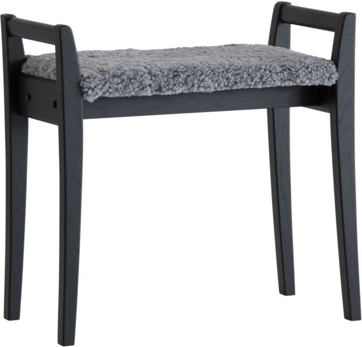 Elegant skammel med lysegråt fåreskind - tidløs stil