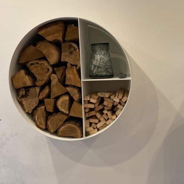 Væghængt Brændeskjul  Diameter 63cm Sort  Malet  Med Skillerum