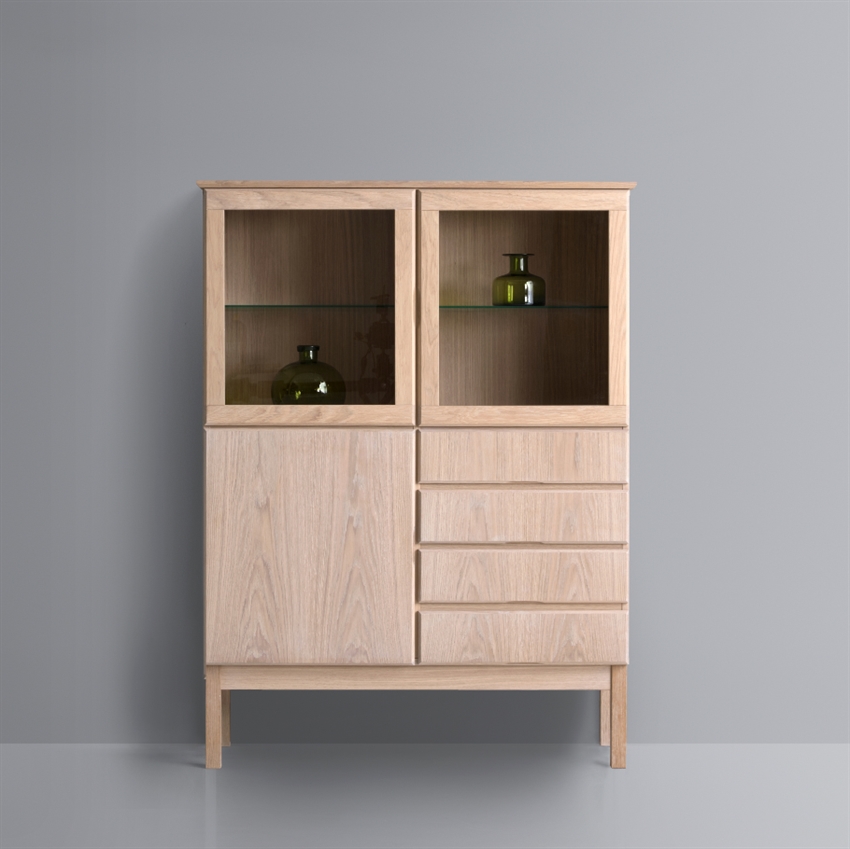 Klim Furniture Vitrine 2058   Hvidolie 103     139     40     Møbelsalg