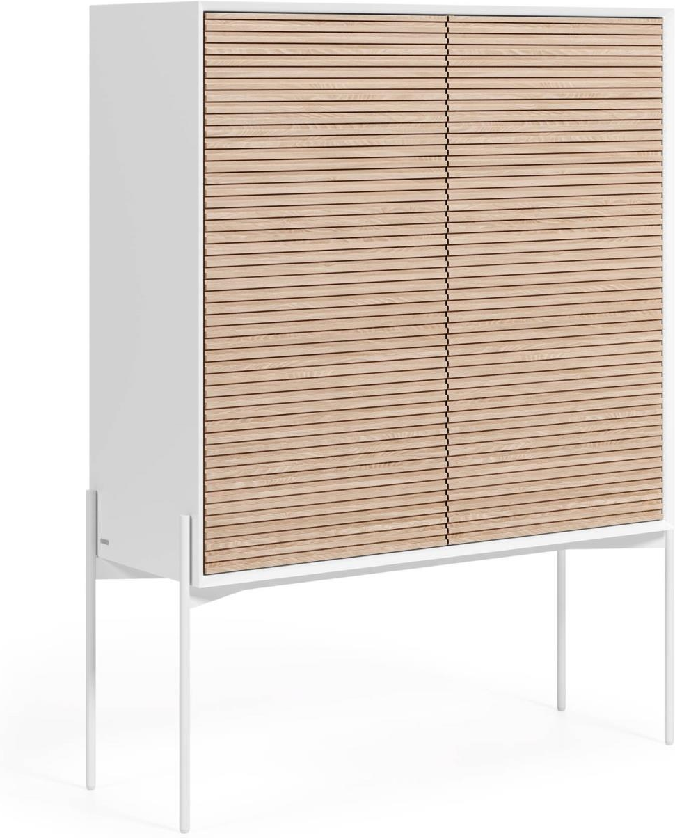 Highboard Kave Home Marielle Højt Skab   Hvidt Askefiner   Jernben    Justerbare Hylder  Trykåbning  Nordisk Design