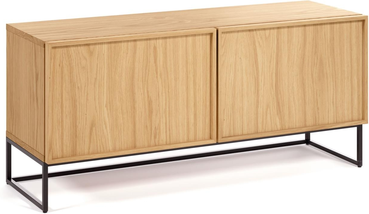 Moderne TV-bord i egetræ og stål fra Kave Home