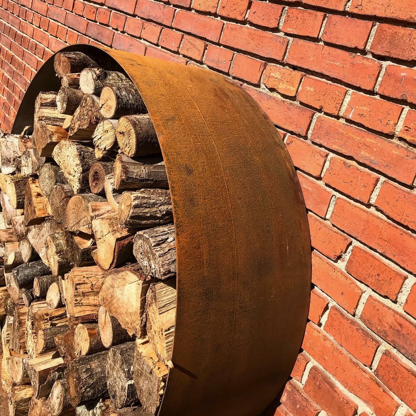 Væghængt Brændeskjul  Diameter 127cm Rust Med Skillerum